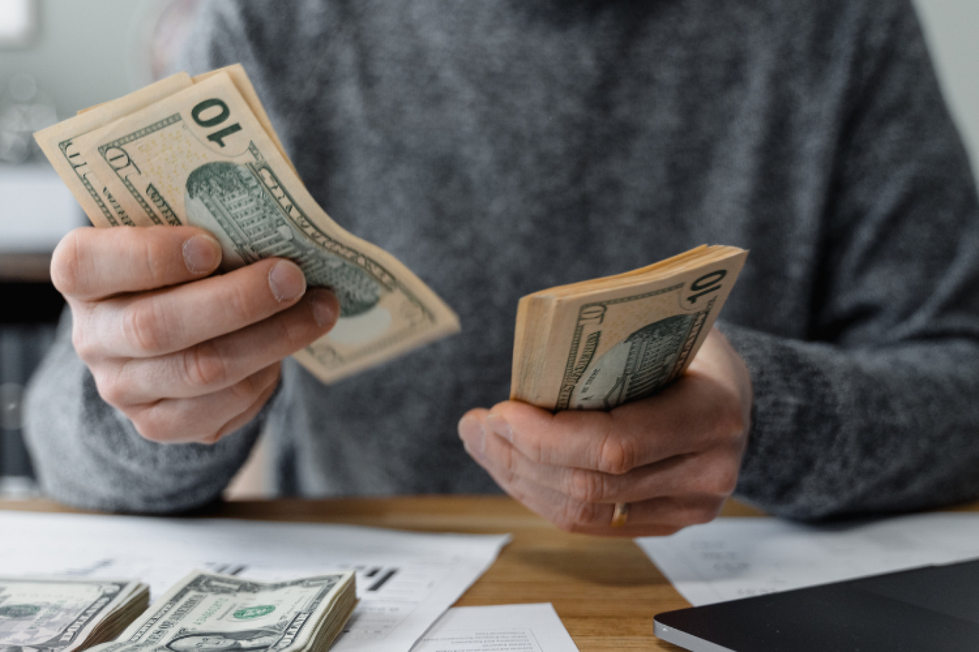 الرجال يكسبون أكثر من النساء على جميع المستويات وفي جميع القطاعات في مدينة نيويورك